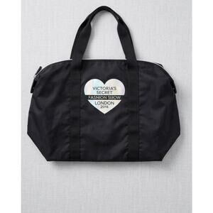 Rare VS Fashion Show 2014 London Weekender Bag 🖤 Holographic Heart Black